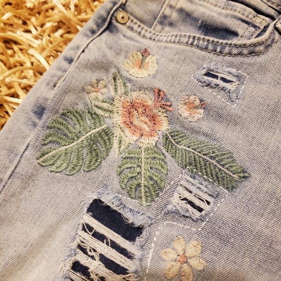 🌸 - Picture 2 of 4